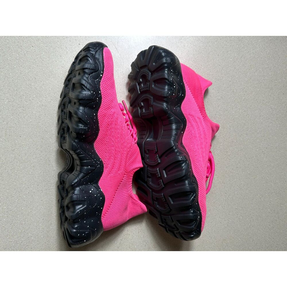 Women's Fashion Knit Sneakers Slip On Hot Pink With Black Soles Size 38 (7.5) - Picture 3 of 5